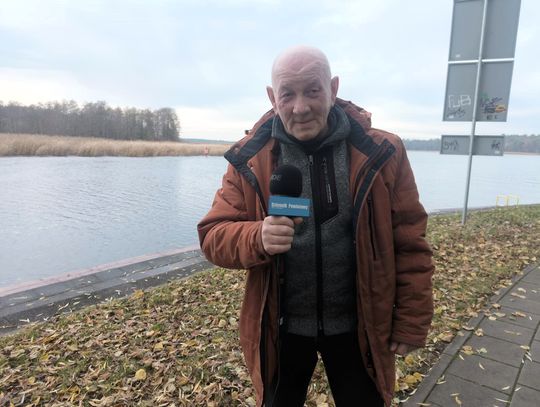 Riposta Tadeusza Jaworskiego. Znany społecznik krytycznie o działaniach władz (Video) Tadeusz Jaworski (na zdjęciu) jako scenerię komentarza wybrał okolice ujścia rzeki Netty do jeziora Necko, ponieważ w ripoście wypowiedział się m.in. o inicjatywie budowy kładki.