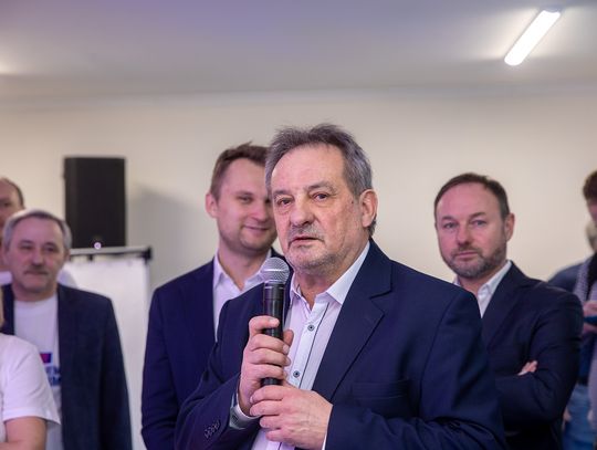 Na pierwszym planie: Leszek Cieślik.