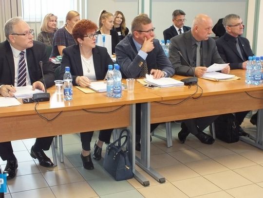 Sesja Rady Powiatu z 15 listopada 2016 (audio cz. II)