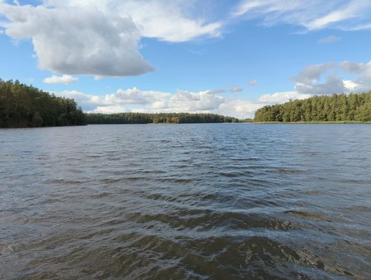Panorama jeziora Rospuda w Augustowie.