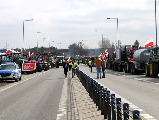 Trwa protest rolników z Powiatu Augustowskiego (zdjęcia)