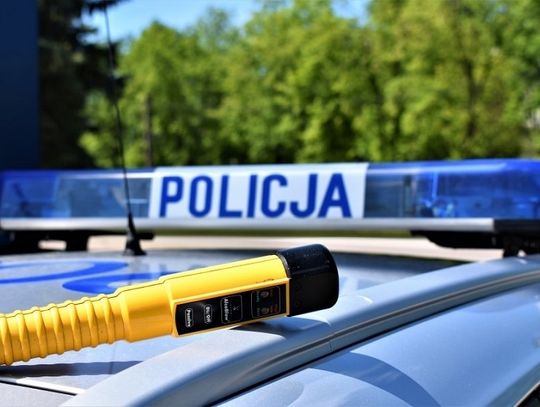 Uderzał kołem o krawężnik 