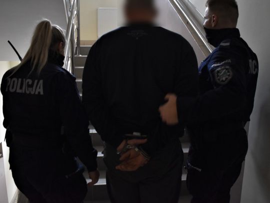 Ukradli tablice i paliwo 