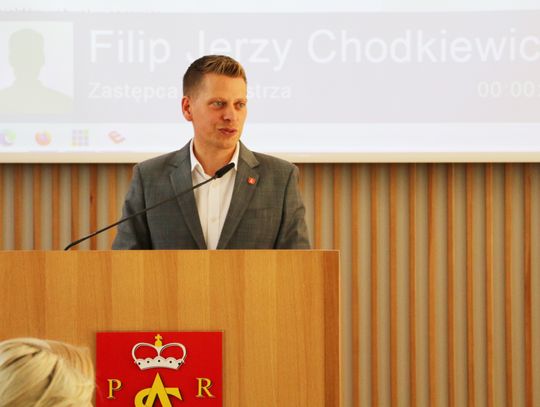 Filip Chodkiewicz apelował do Marcina Kleczkowskiego i Tomasza Miklasa o złożenie mandatów radnych, choć sam nie chciał ustąpić z funkcji po udowodnieniu mu kłamstwa w procesie z dyrektor Wiesławą Chrulską.
