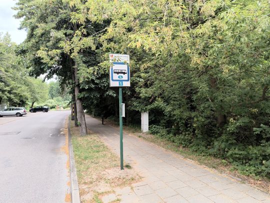 Czytelnik twierdzi, że dochodziło m.in. do niszczenia słupków przystankowych.