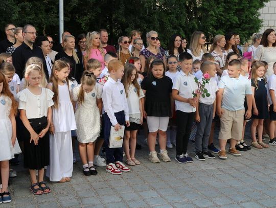 Rok szkolny dobiegł końca. Rozpoczęły się wakacje.