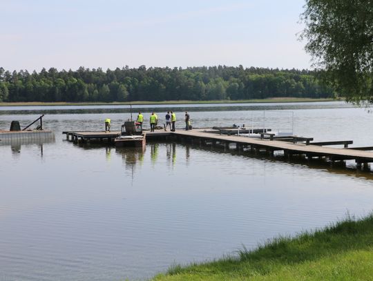 Rozbiórka pomostu na plaży Bielnik (Archiwum PP).