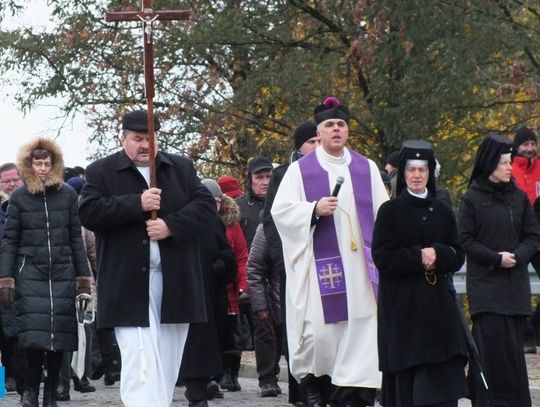 "Zasłużyć na chwałę ołtarzy" - wywiad z ks. Wojciechem Jabłońskim