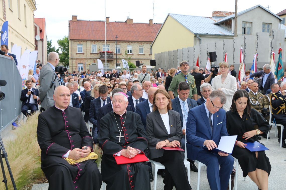 80 lat po Obławie Augustowskiej – w Augustowie otwarto dom pamięci (foto i video)