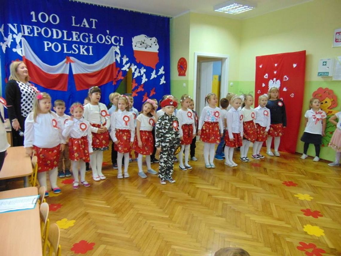  Akademia Bystrzaka świętuje  100 rocznicę niepodległości Polski (foto i video) 