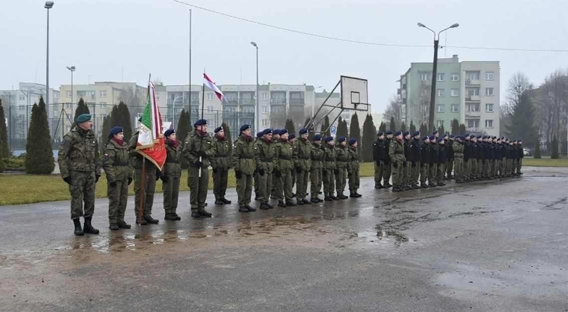 Apel Oddziału Przygotowania Wojskowego I LO