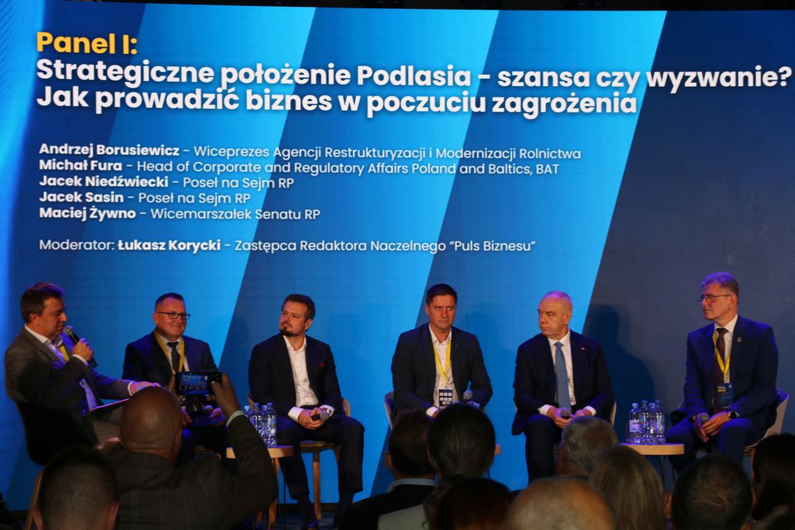 Panel dyskusyjny podczas augustowskiej konferencji.
