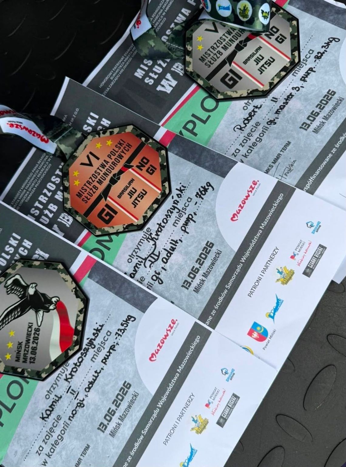 Augustowscy policjanci z medalami na mistrzostwach Polski służb mundurowych w brazylijskim jiu-jitsu Augustowscy policjanci z medalami na mistrzostwach Polski służb mundurowych w brazylijskim jiu-jitsu