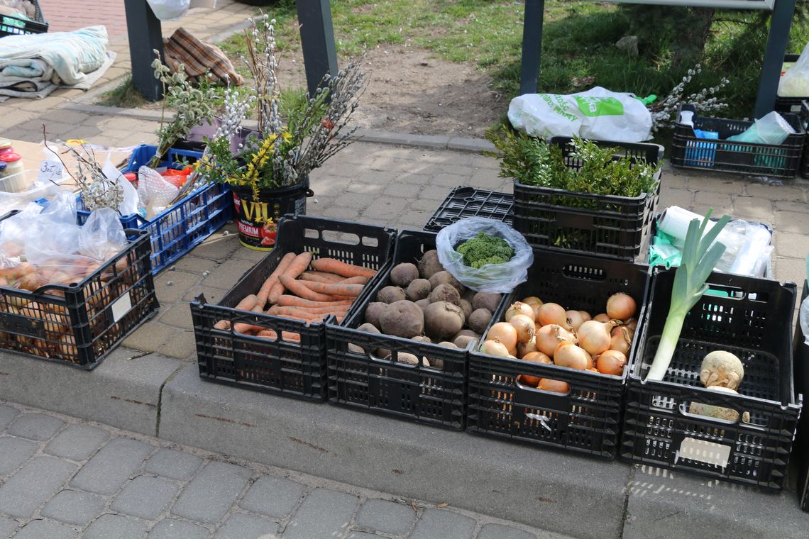 Jednym z największych atutów augustowskiego targowiska są lokalni rolnicy, którzy oferują swoje świeże i ekologiczne produkty.