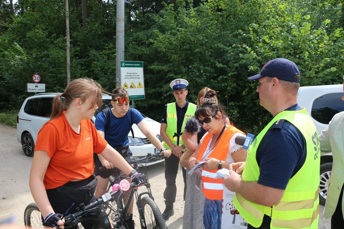 Bezpieczny przejazd kolejowo-drogowy. Zasady, które mogą uratować życie (foto i video)