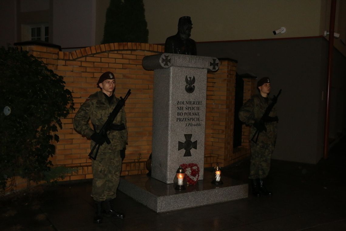 Capstrzyk pod pomnikiem Piłsudskiego 