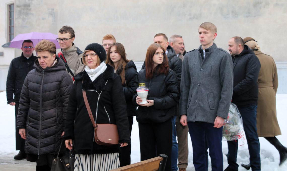 🇵🇱Dziś w Augustowie odbyła się uroczystość upamiętniająca 86. Rocznicę masowych wywózek na Sybir i 84. Rocznicę powstania Armii Krajowej.🇵🇱