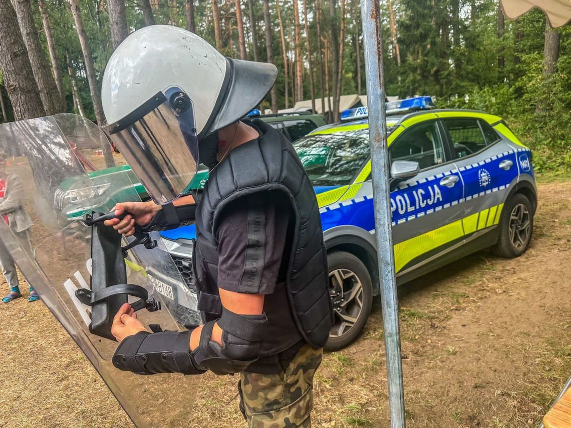 Harcerze z Augustowa uczestniczyli w terenowej grze „Bezpieczne wakacje” zorganizowanej przez służby mundurowe