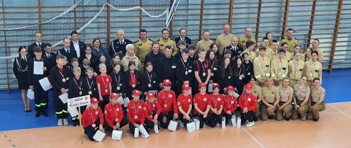 III Powiatowe Halowe Zawody MDP w Lipsku. Bargłów Kościelny zwycięzcą obu kategorii