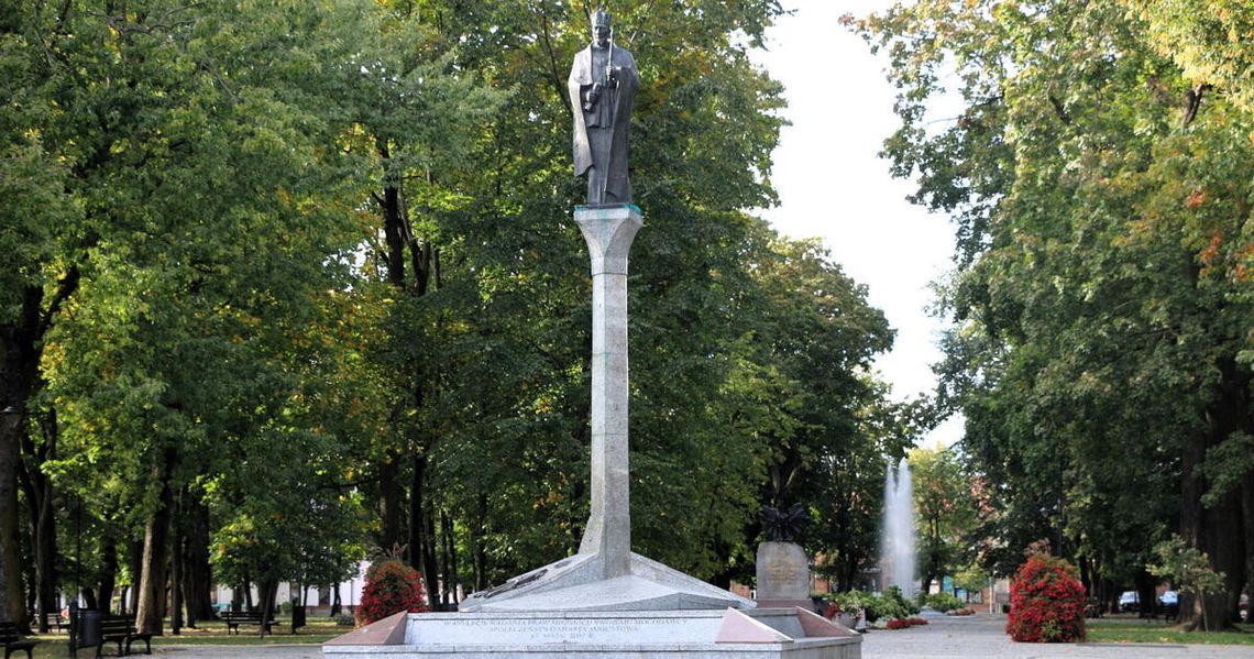 Koncepcja na półkę. Dziękuję i do widzenia Niedawno o działaniach Politechniki Białostockiej przypomniał Tadeusz Jaworski. Z wypowiedzi Jaworskiego wynikało, iż propozycje ekspertów zostały potraktowana przez władze miejskie po macoszemu.