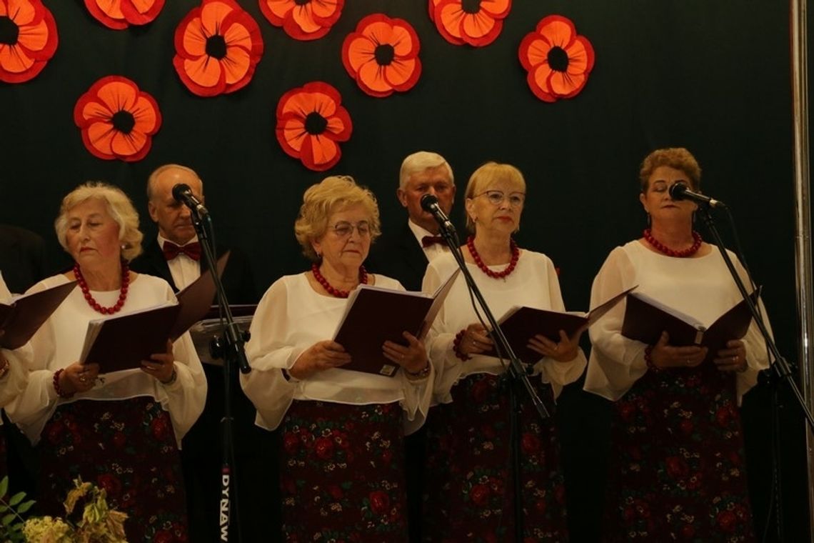 Koncert "Melodie dla Mamy: Muzyczne Życzenia od Zespołu Senior"