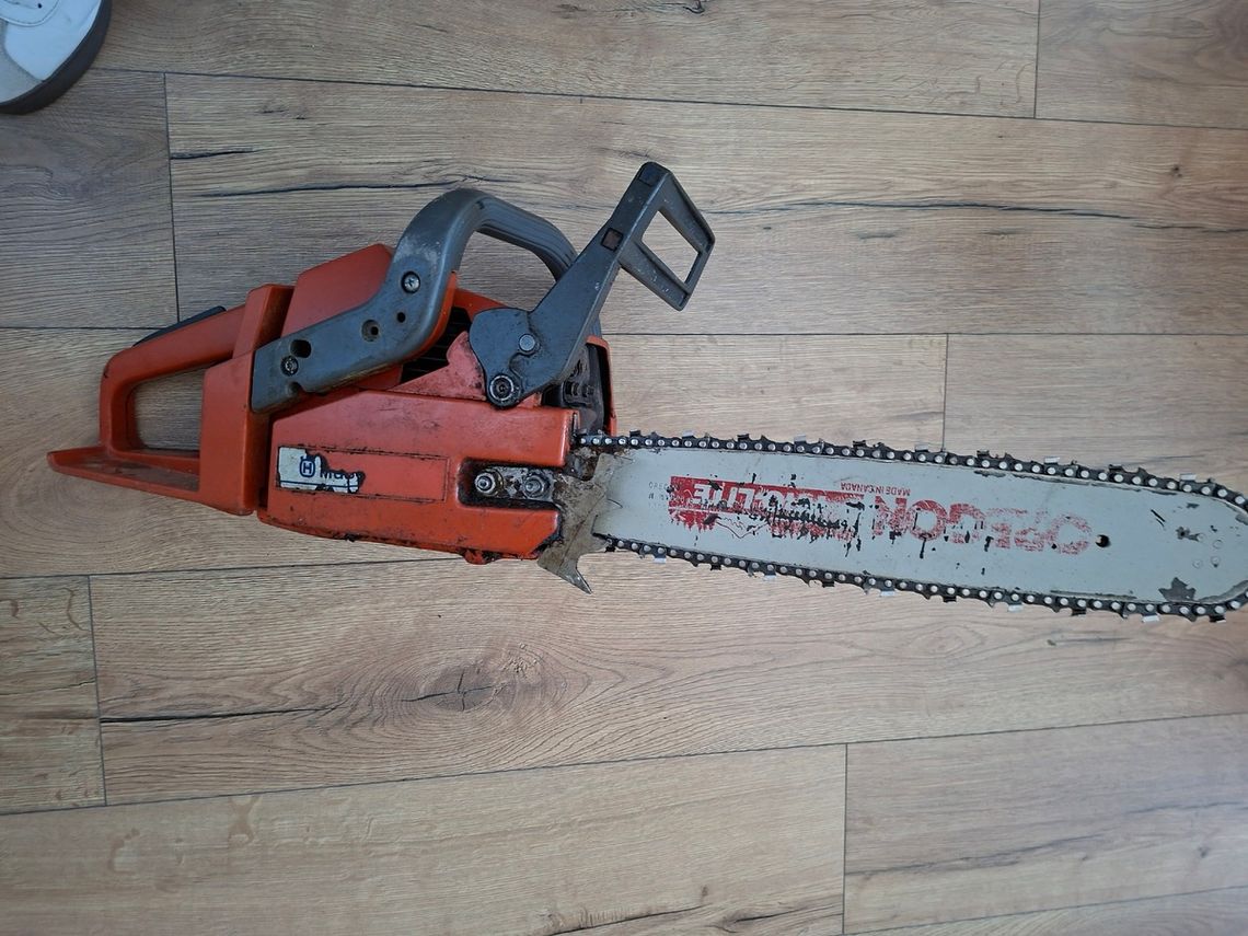 Kryminalni zatrzymali 34-latka po kradzieży piły łańcuchowej