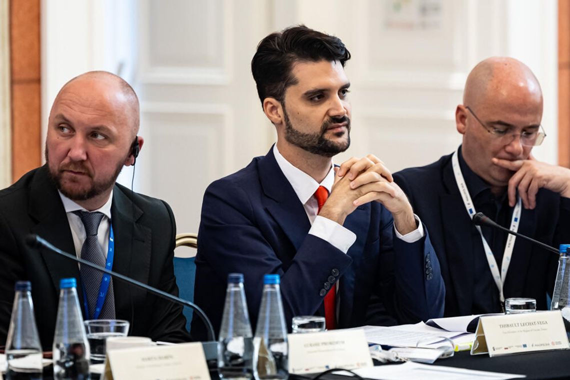 Marszałek Łukasz Prokorym reprezentował polskie regiony podczas międzynarodowego spotkania w Krakowie
