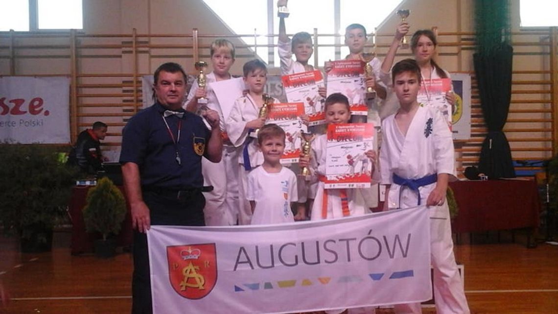 Medalowy początek sezonu augustowskich karateków