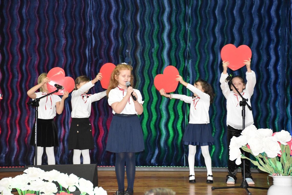 Młodzi artyści uczcili rocznicę uzyskania niepodległości Młodzi artyści uczcili rocznicę uzyskania niepodległości