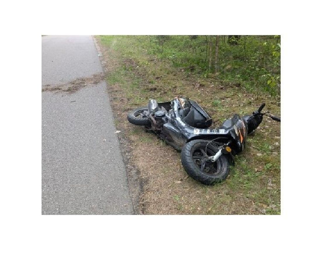 Pijany kierowca skutera leżał obok drogi Pijany kierowca skutera leżał obok drogi