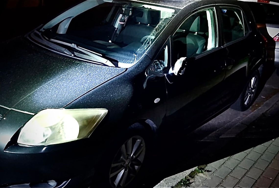 Pijany mężczyzna kopał samochody w Augustowie. Grozi mu 5 lat więzienia
