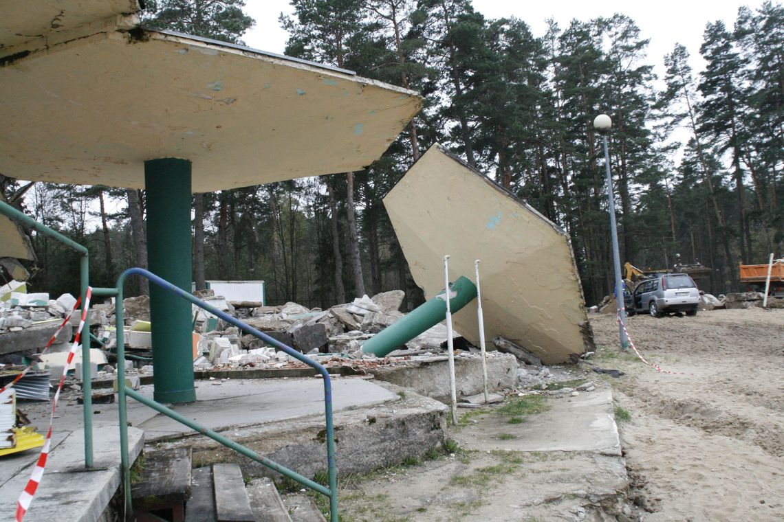 Plaża POSTiW w Augustowie. "Zburzenie obiektów było bardzo dużym błędem" Krytykiem zburzenia obiektów jest m.in. Leszek Stanisław Cieślik.