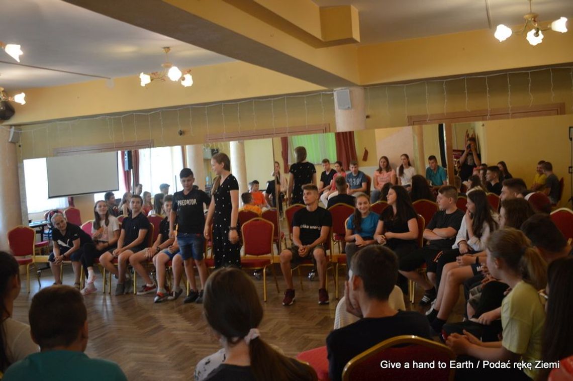 „PODAĆ RĘKĘ ZIEMI” projekt w ramach programu Erasmus +