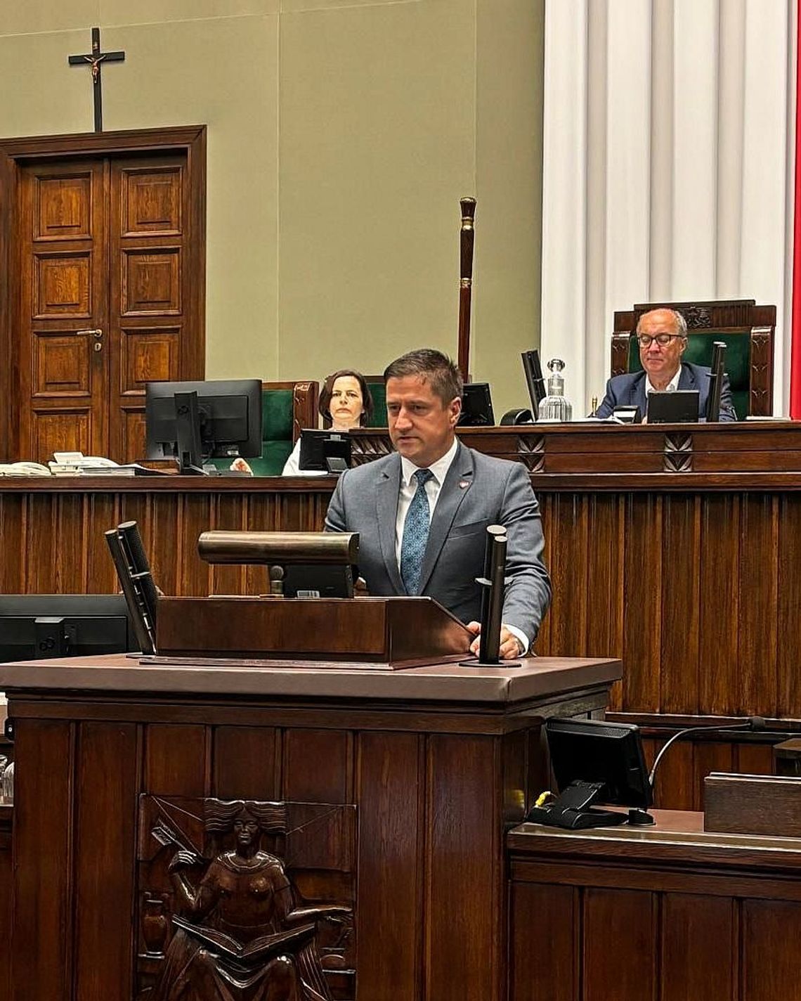 Poseł Jacek Niedźwiedzki interpeluje w sprawie augustowskiego dworca PKP