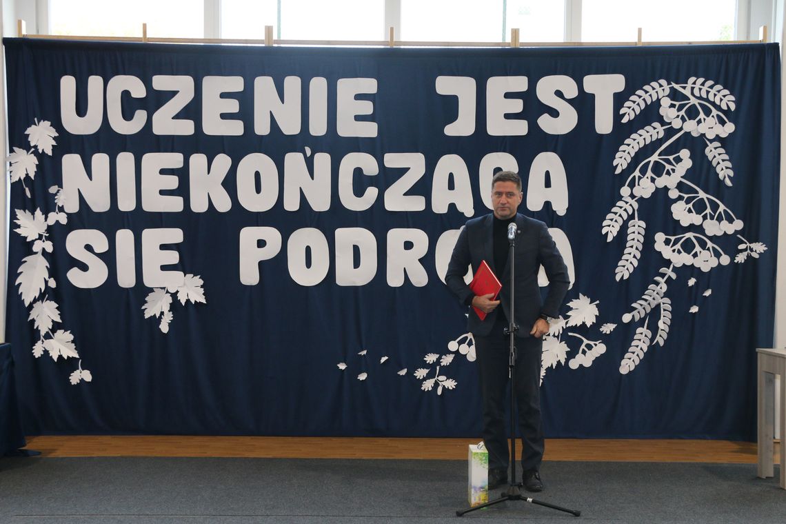 Na zdjęciu: Poseł Jacek Niedźwiedzki podczas uroczystości w Augustowie.
