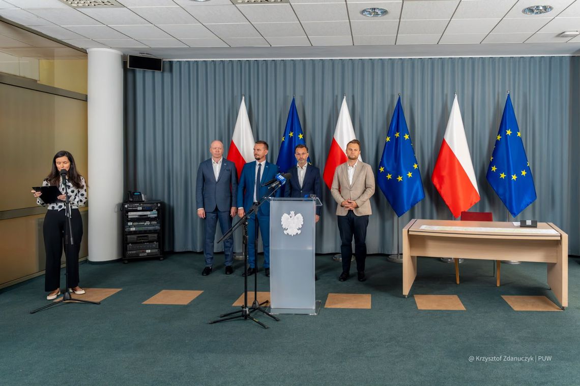 Przebudowa drogi Augustów–Suwałki coraz bliżej. Podpisano kluczową decyzję Przebudowa drogi Augustów–Suwałki coraz bliżej. Podpisano kluczową decyzję