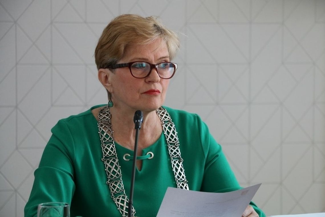Przewodnicząca Dobrowolska zarzuca radnym opozycji sfałszowanie podpisu