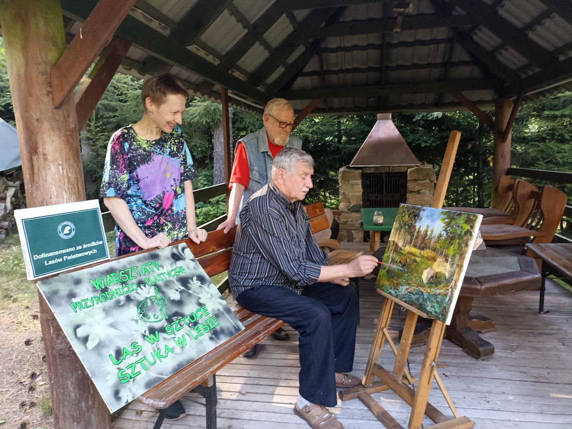 Puszcza inspiruje. Artyści spotkali się w Suchej Rzeczce Puszcza inspiruje. Artyści spotkali się w Suchej Rzeczce