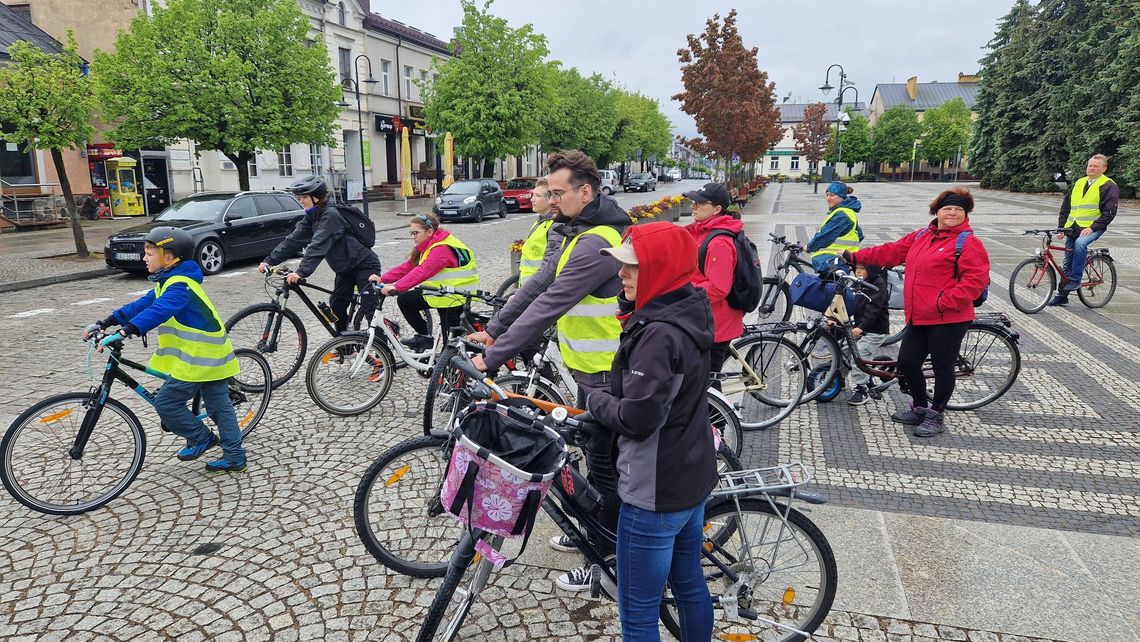 Rowerowa Wycieczka Rodzinna. Pogoda nie pokrzyżowała planów Rowerowa Wycieczka Rodzinna. Pogoda nie pokrzyżowała planów