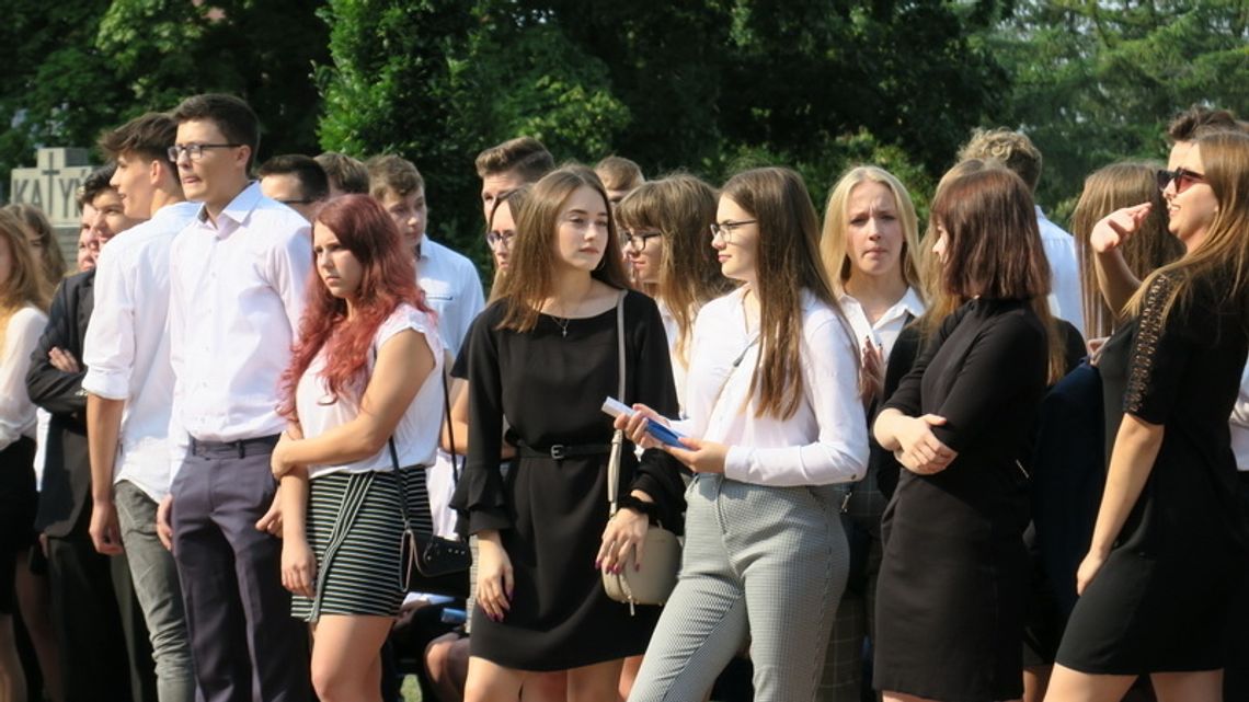 Rozpoczęcie roku szkolnego w II LO w Augustowie (fotogaleria) 
