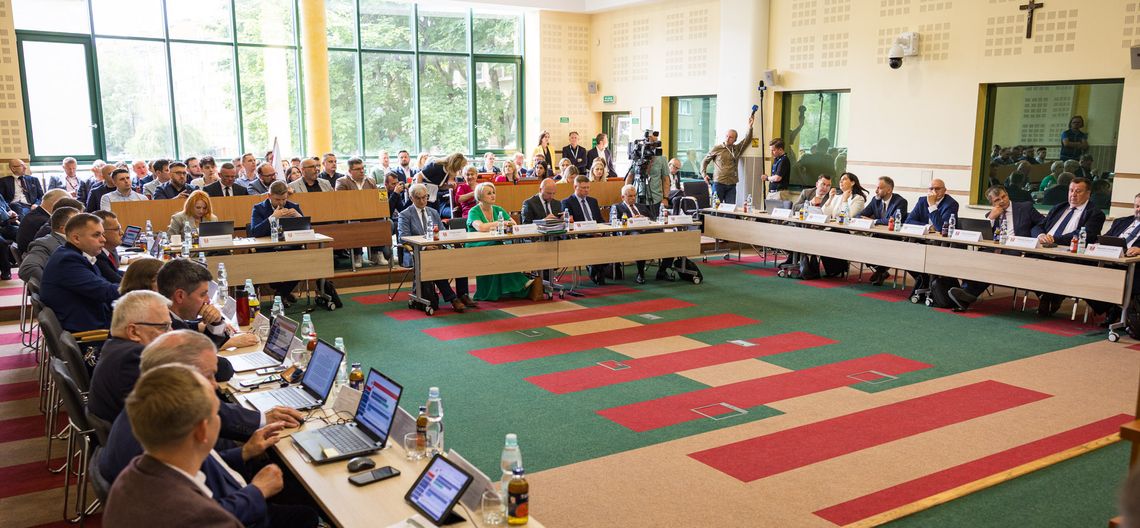 Sejmik przyjął stanowisko w sprawie „paktu migracyjnego”