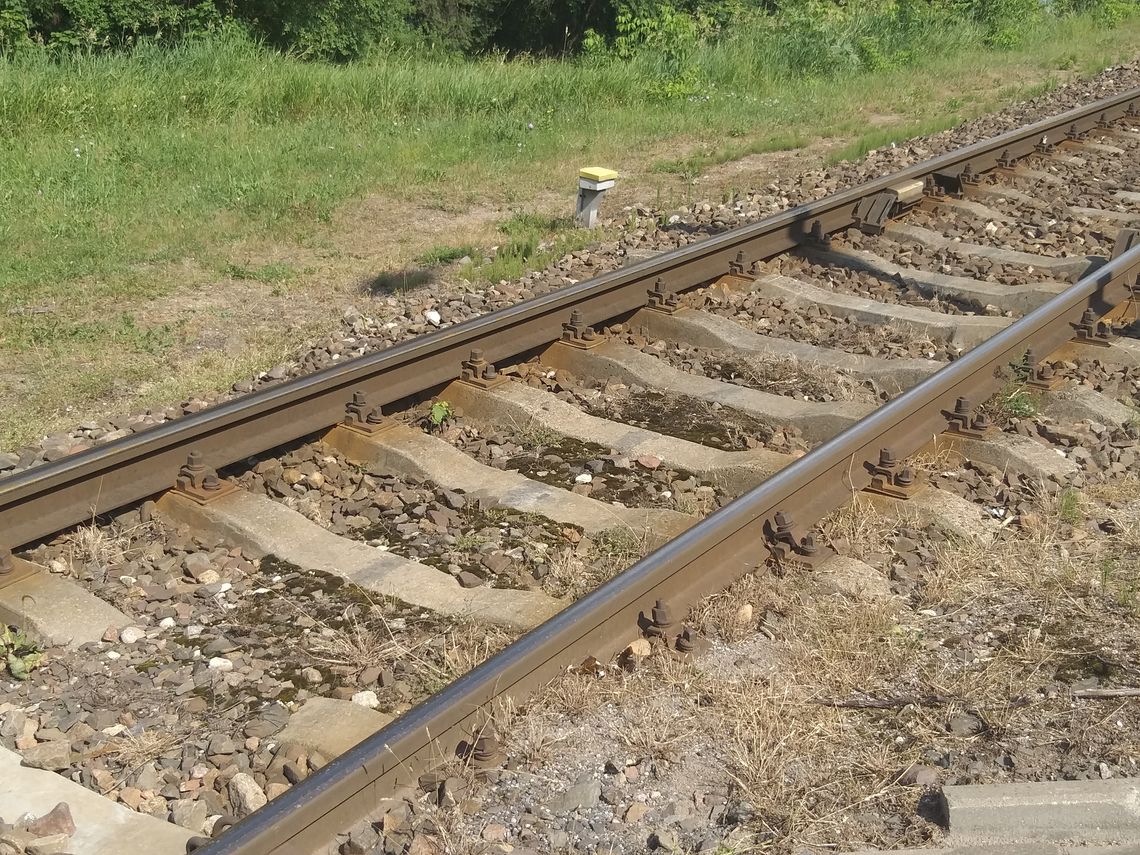 Śmiertelny wypadek na torach. Zginęły dwie osoby