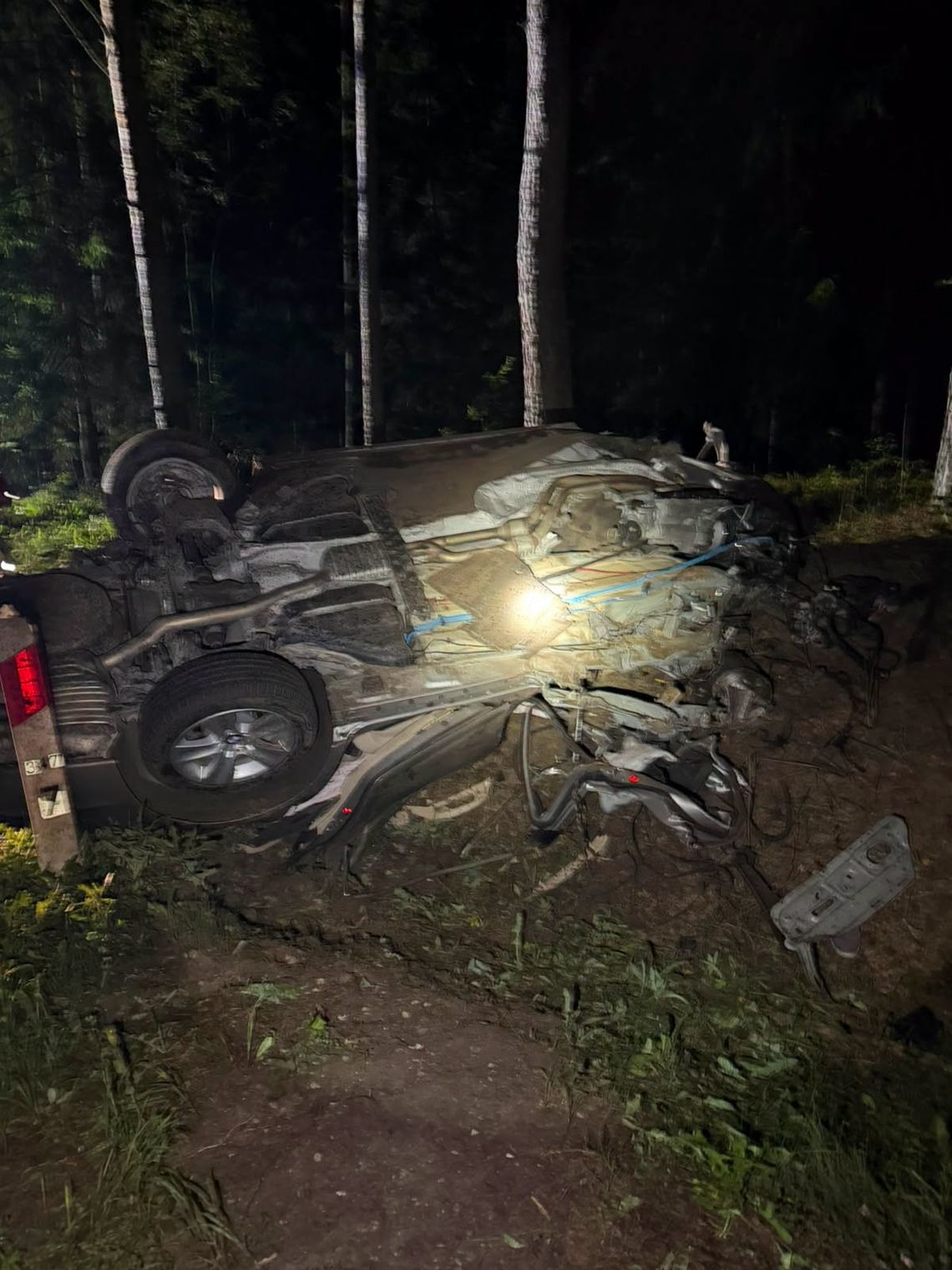 Śmiertelny wypadek w Przewięzi. Kierowca BMW zginął po uderzeniu w drzewa na trasie Augustów–Sejny Śmiertelny wypadek w Przewięzi. Kierowca BMW zginął po uderzeniu w drzewa na trasie Augustów–Sejny
