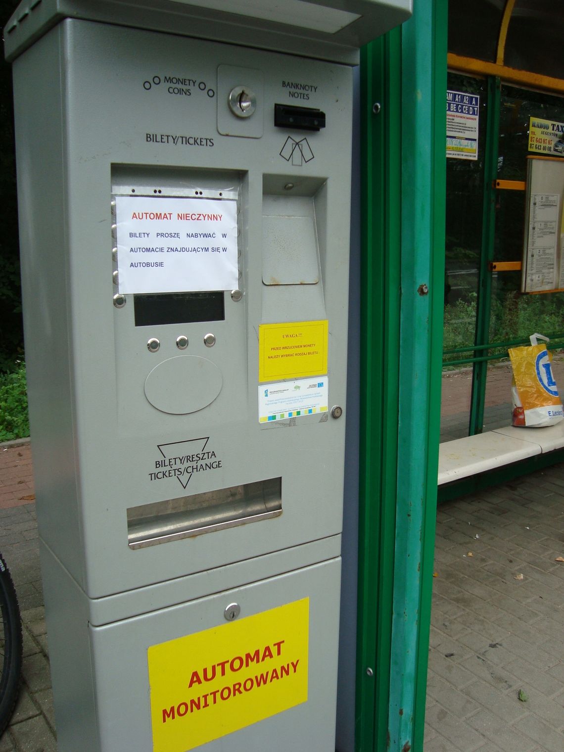 Stacjonarne automaty biletowe w naprawie