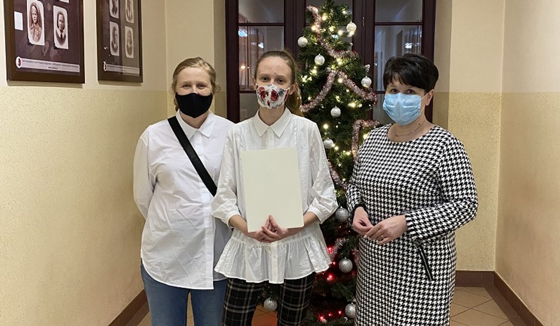 Stypendium Premiera Rady Ministrów dla uczennic II LO w Augustowie