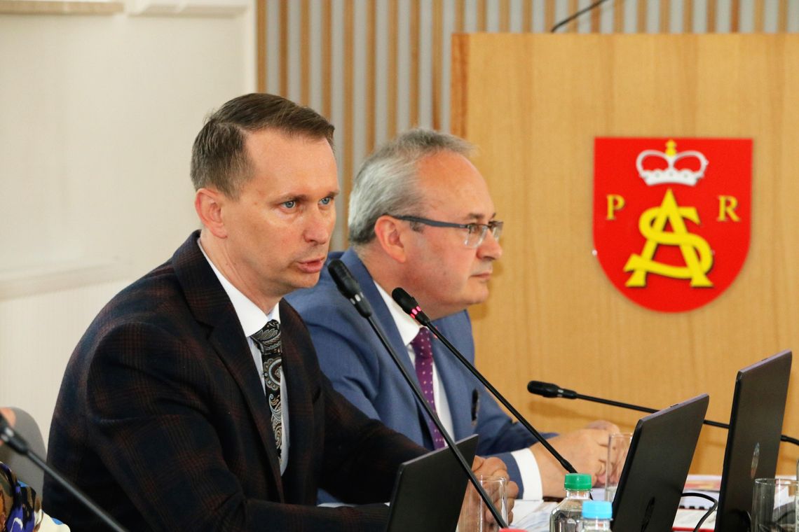 Sławomir Sieczkowski (pierwszy po lewej).
