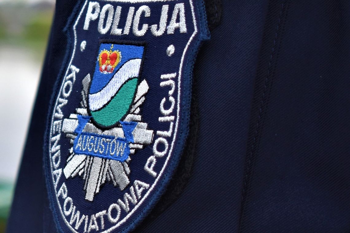 Ukradł trzy pary słuchawek za 3 tys. zł. Zatrzymał go policjant po służbie, grozi mu 5 lat więzienia Ukradł trzy pary słuchawek za 3 tys. zł. Zatrzymał go policjant po służbie, grozi mu 5 lat więzienia