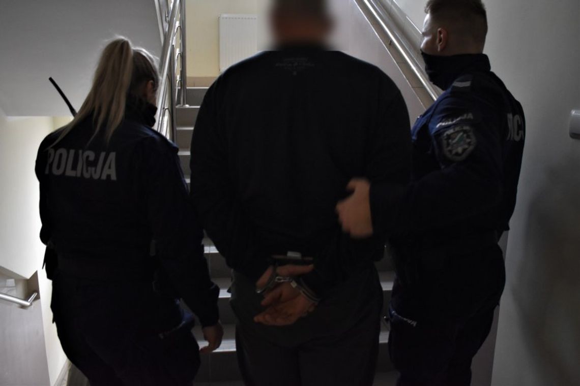 Ukradli tablice i paliwo 