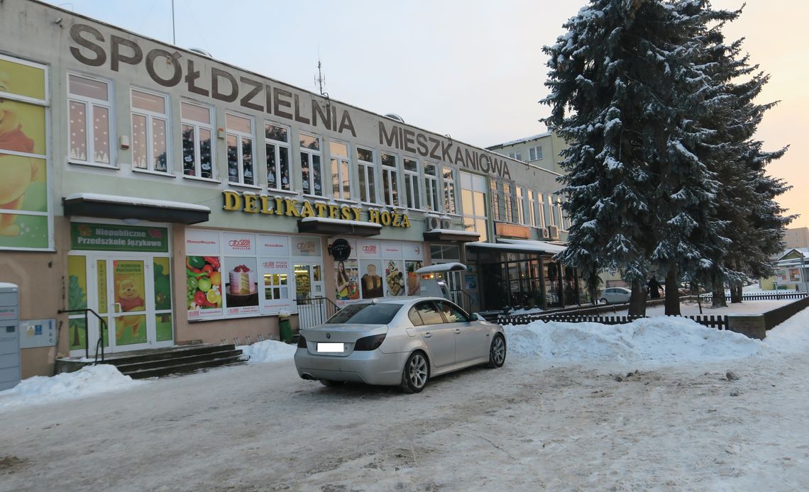 Zdjęcie ilustracyjne: Budynek Spółdzielni Mieszkaniowej w Augustowie.