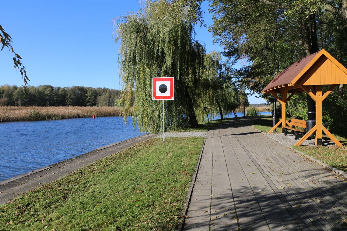 Bulwary nad augustowską rzeką Nettą.